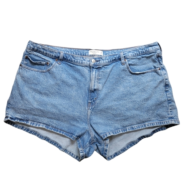 A&F Curve Love The Mom Short High Rise Lightwash Denim Jean Short Women 36 / 22 - Picture 1 of 7